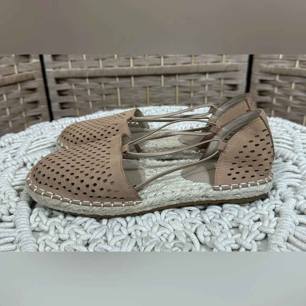 Eileen Fisher Women’s Perforated Lee 2 Espadrille Flats - Size 5